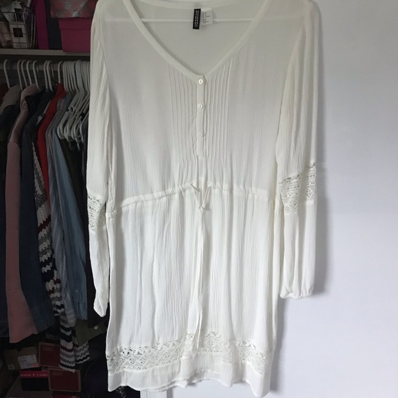 H&M Dresses & Skirts - White flowy dress H&M Dresses & Skirts - White flowy dress